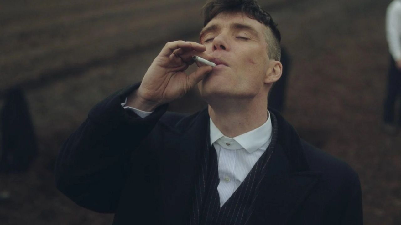 Tommy Shelby tra i personaggi con il vizio del fumo cinematographe.it