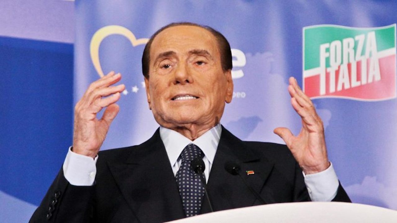 Berlusconi e il cinema: i film e le serie da vedere per capire il berlusconismo