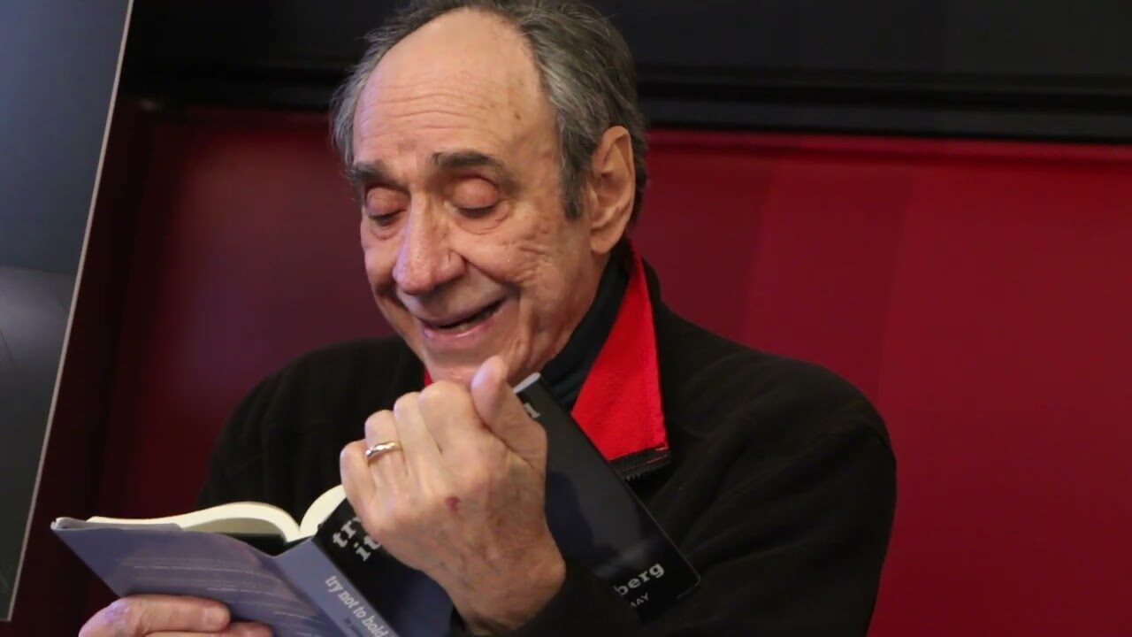 F. Murray Abraham accusato di atteggiamento molesto sul set, l’attore: “Erano solo battute”