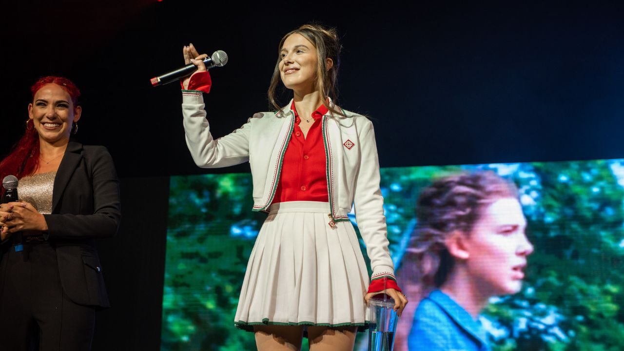 Intervista a Millie Bobby Brown, a Milano per lo Stranger day: “siete fantastici”