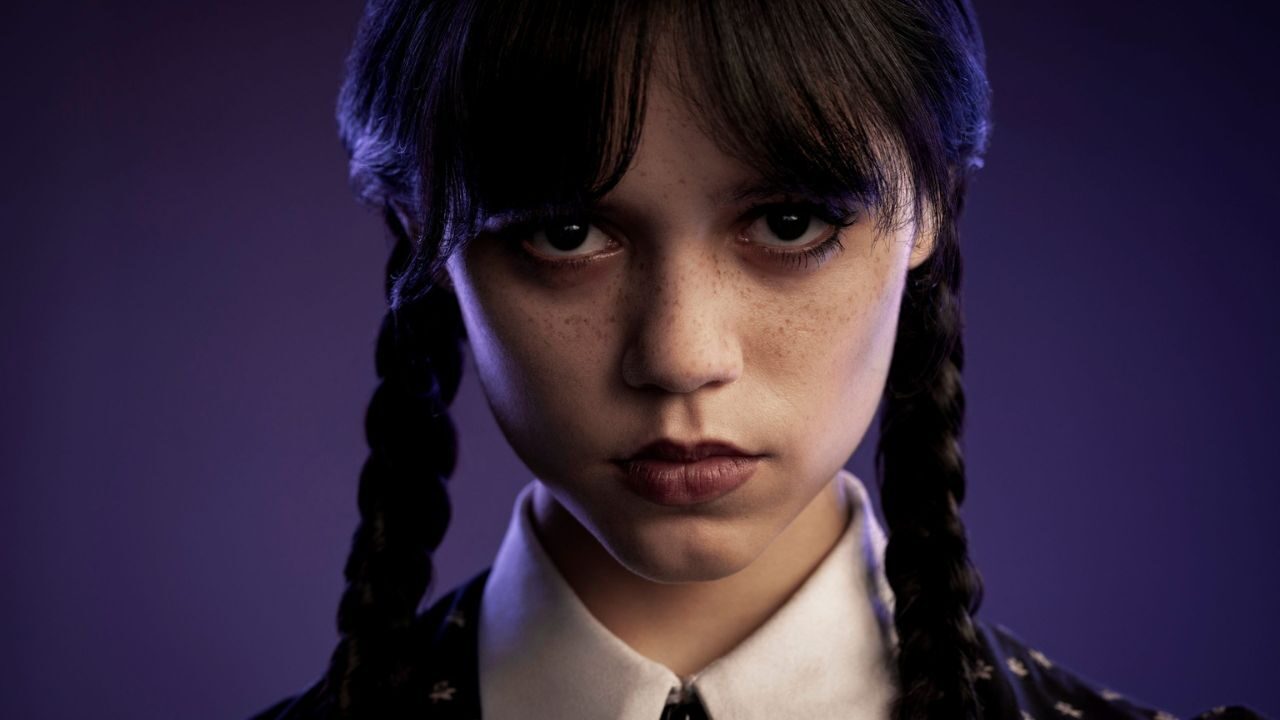 Jenna Ortega: le dichiarazioni della star di Mercoledì sugli sceneggiatori in sciopero scatenano i loro sfottò [FOTO]