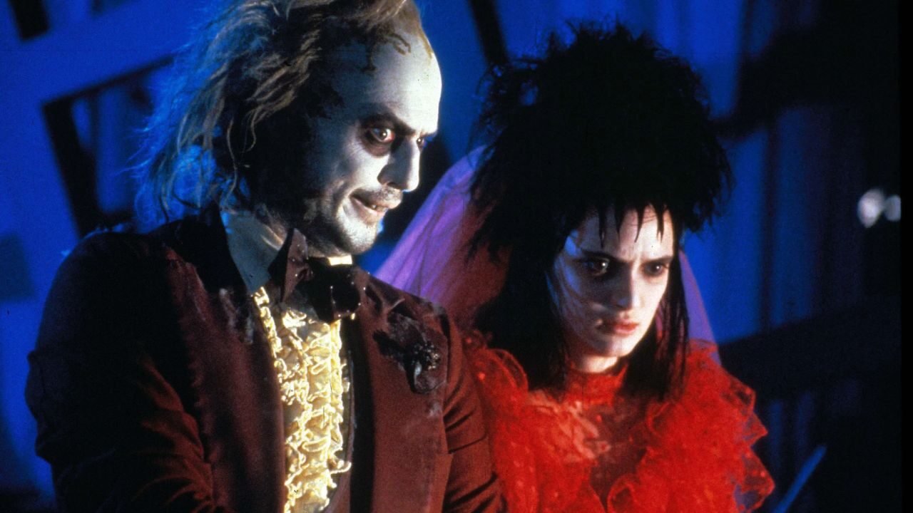 Beetlejuice 2 – Winona Ryder avvistata sul set del film: prime immagini [FOTO]