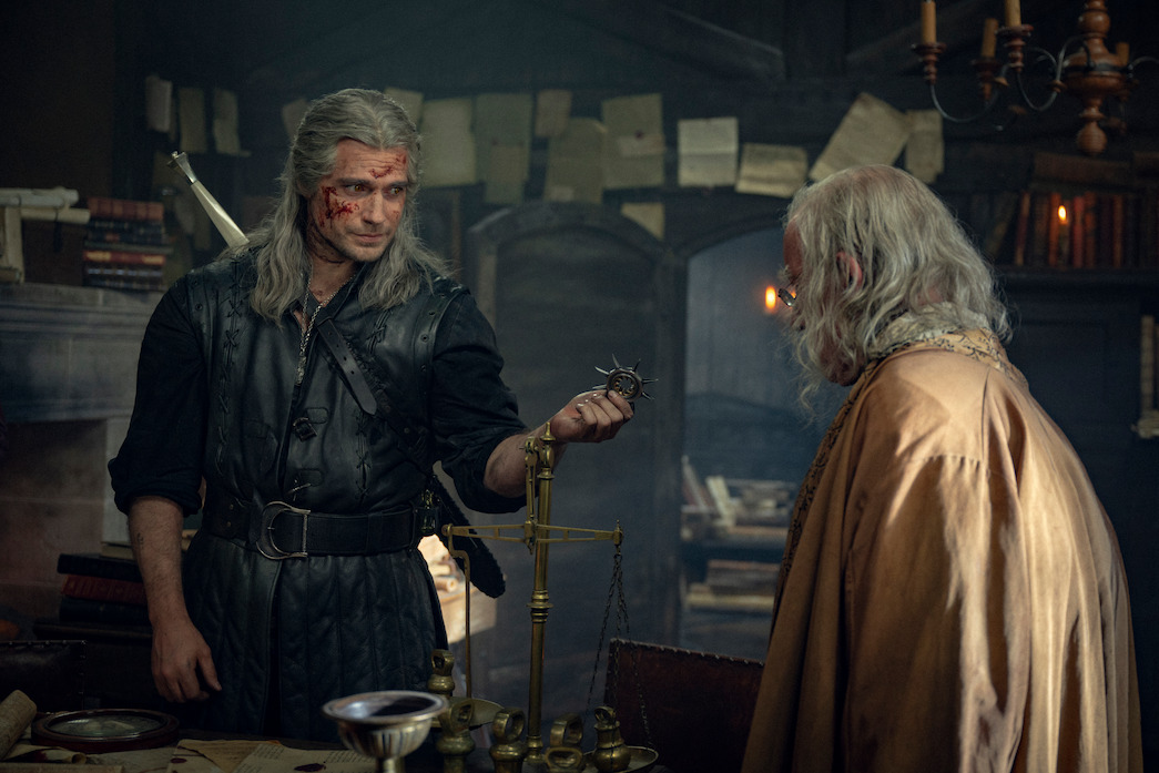 The Witcher 3: svelato il nuovo look di Henry Cavill, il cast mette in guardia “è molto pericoloso”