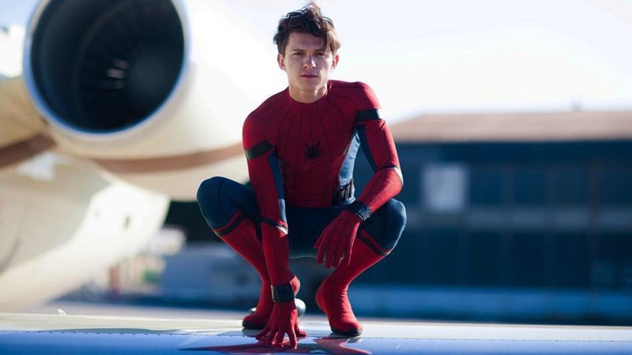 Tom Holland contro Hollywood: le critiche della star all’industria americana