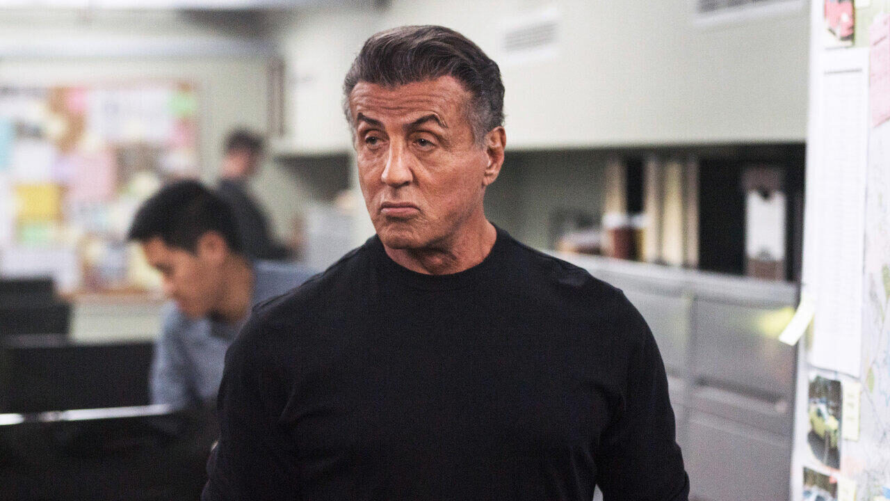 Sylvester Stallone elogia il rivale Arnold Schwarzenegger: “era superiore”