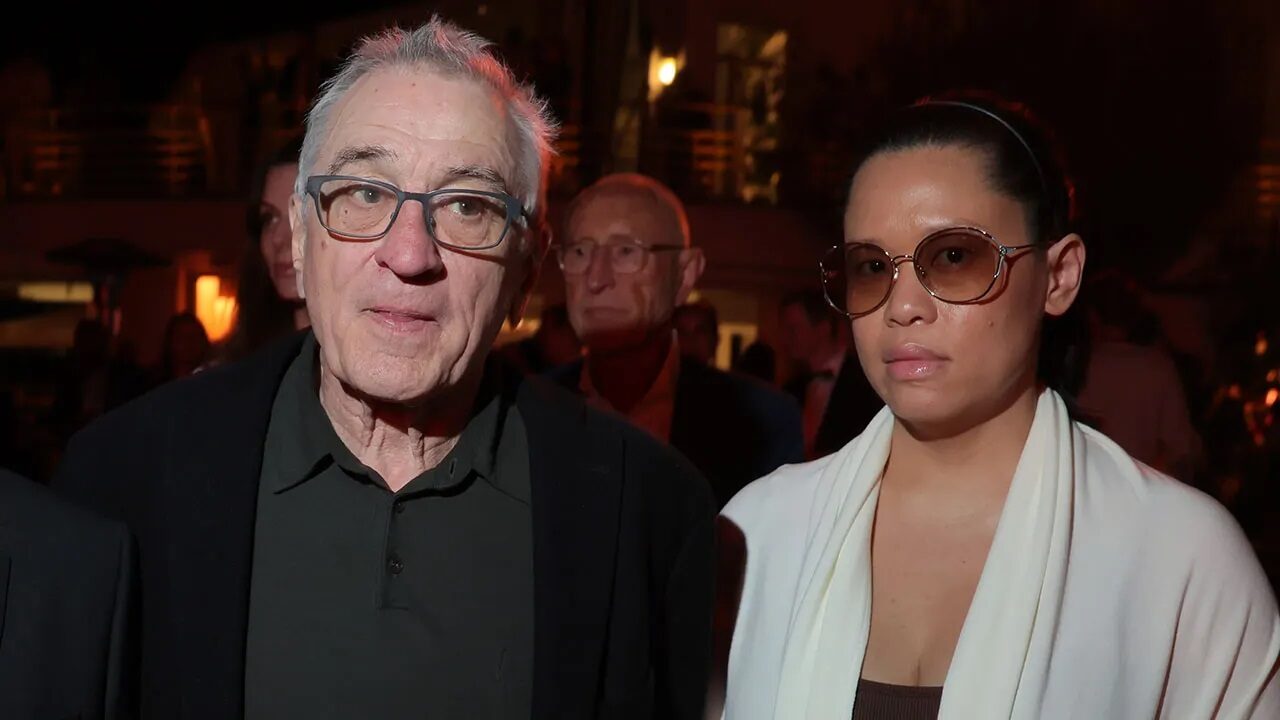 Robert De Niro e la grave patologia che ha colpito la compagna Tiffany Chen dopo il parto. Cos’è la paralisi di Bell?