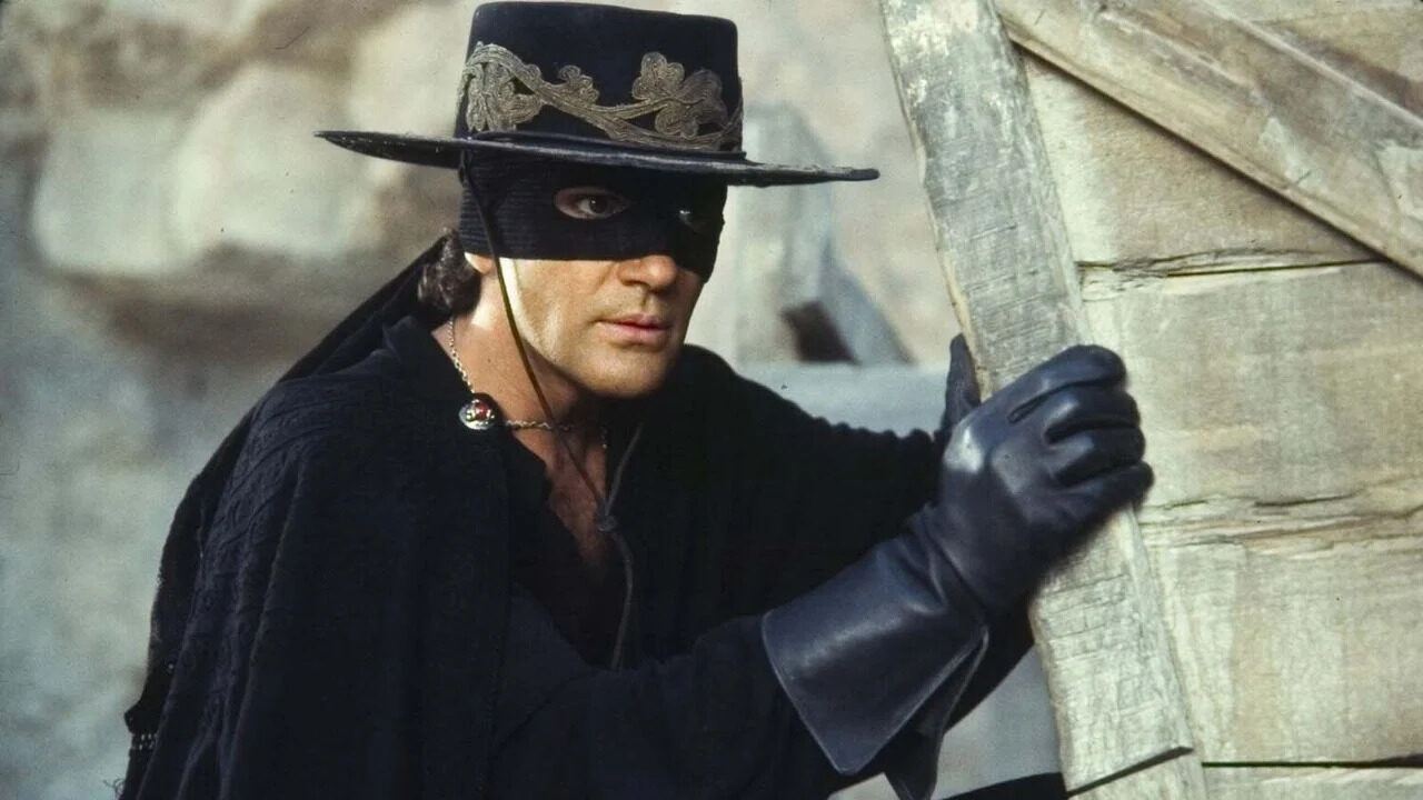 La maschera di Zorro, Antonio Banderas e la profezia di Steven Spielberg: “Mi mise in guardia sull’avvento del digitale”