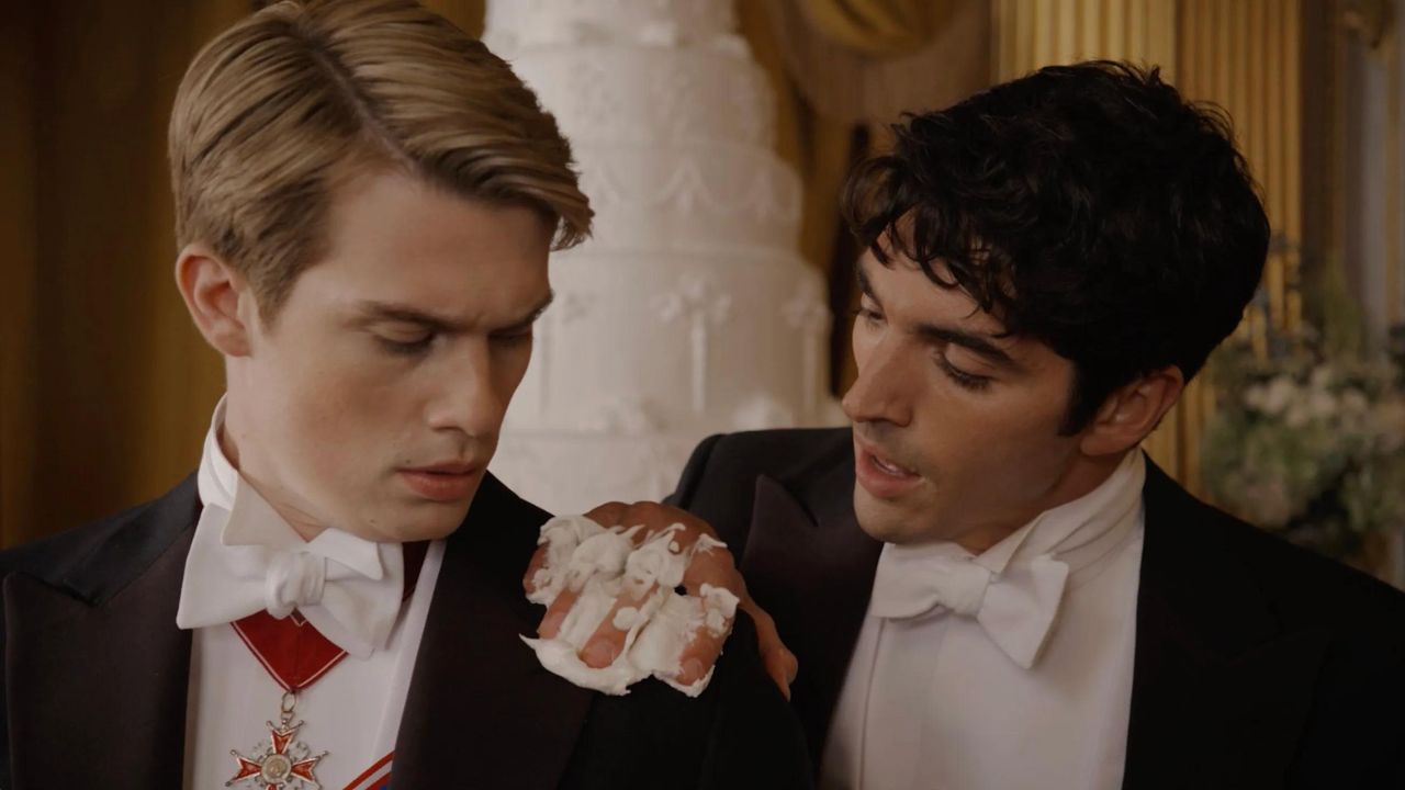 Rosso, bianco & sangue blu: Nicholas Galitzine rivela se il suo personaggio  è basato sul principe Harry