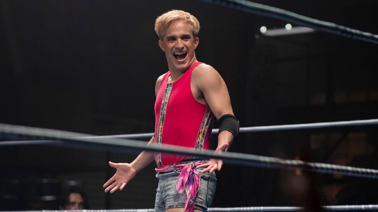 Cassandro: il trailer del film Prime Video sul wrestler gay Saúl Armendáriz