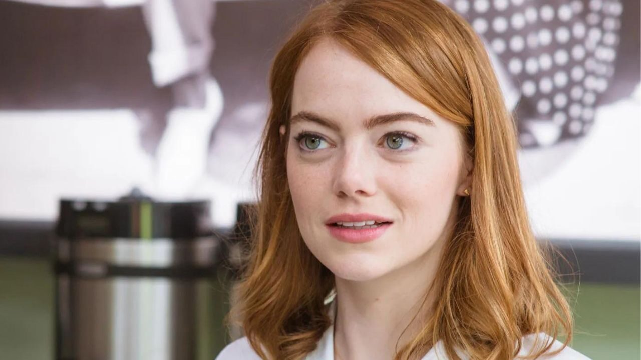 Emma Stone irriconoscibile con un radicale cambio look