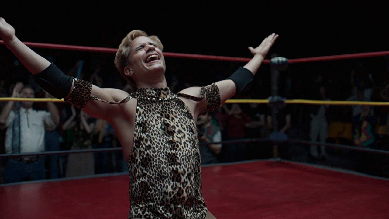Cassandro: la storia vera del wrestler gay interpretato da Gael García Bernal nel film Prime Video