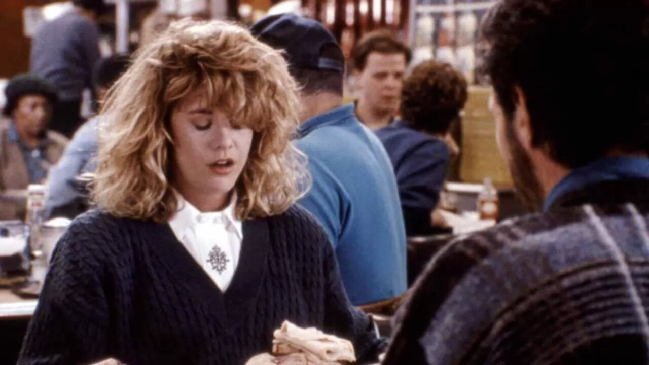 Harry ti presento Sally, Meg Ryan sulla celebre scena dell’orgasmo simulato: “Mio figlio ancora oggi prova imbarazzo”