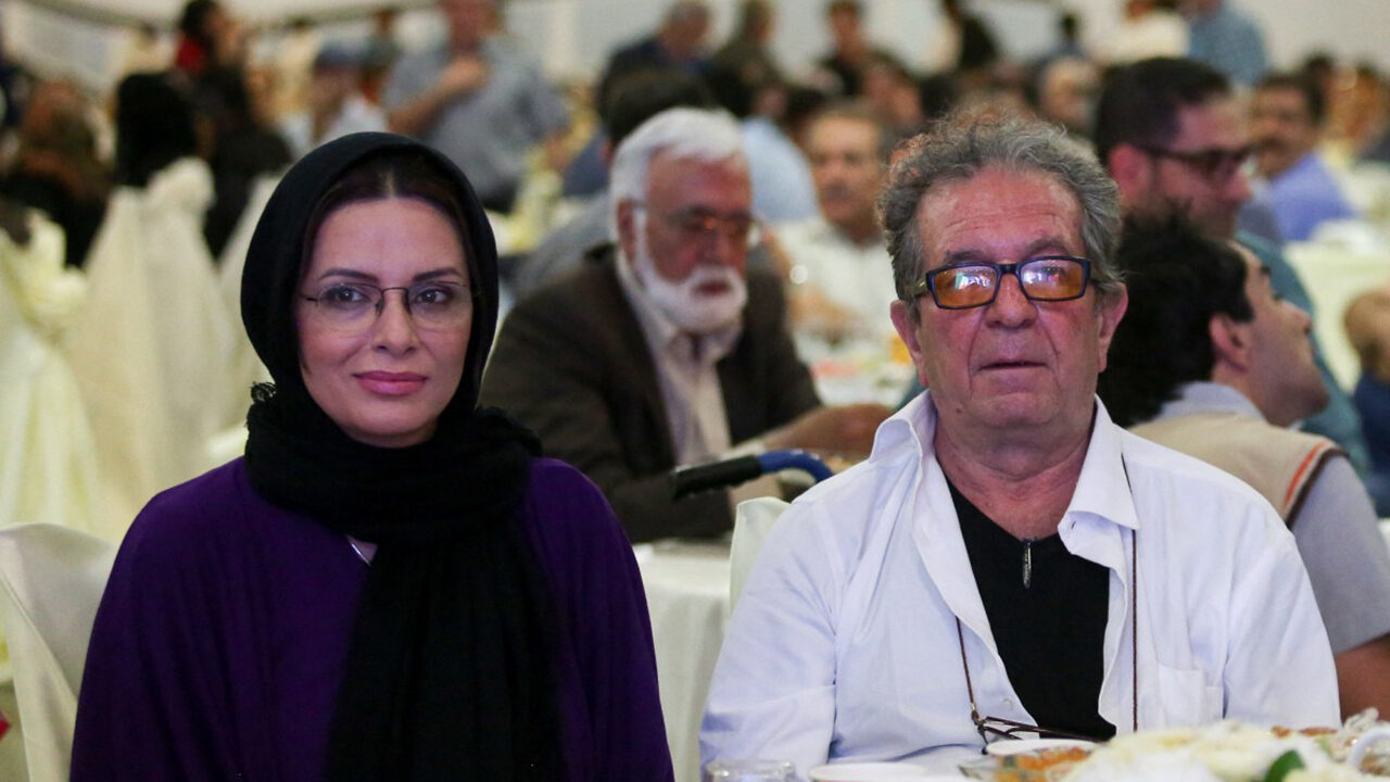 Dariush Mehrjui: il regista iraniano ucciso a Teheran insieme alla moglie