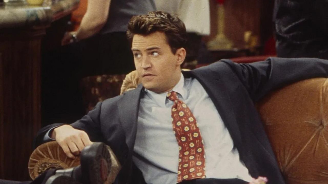 Matthew Perry: i 10 momenti più iconici di Chandler in Friends