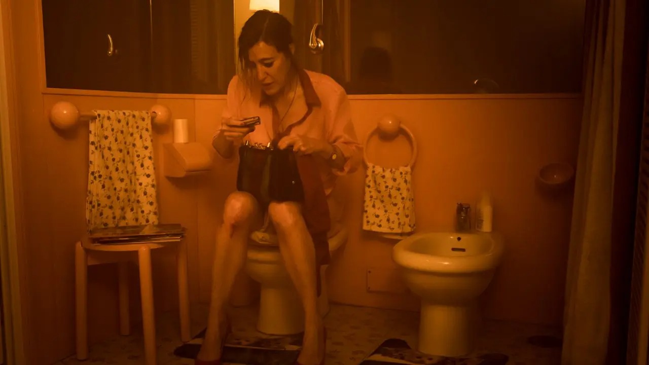 Il fidanzato di Valeria Bruno Tedeschi lascia la sala durante la proiezione di Te l'avevo detto per una scena di sesso - Cinematographe.it
