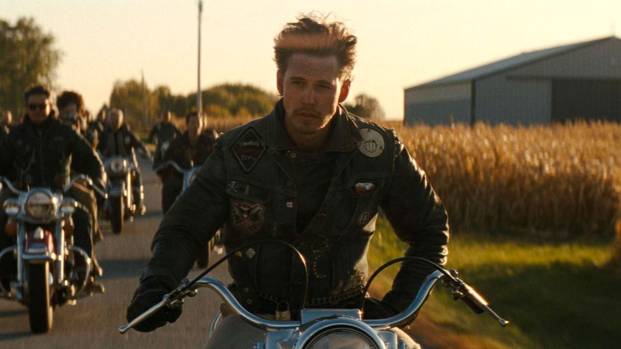 The Bikeriders, Austin Butler parla dei pericolosi stunt: “non so come abbiano assicurato il film”