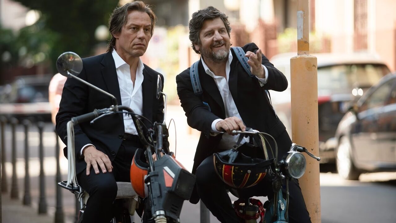 50 km all’ora: il trailer della commedia con Fabio De Luigi e Stefano Accorsi