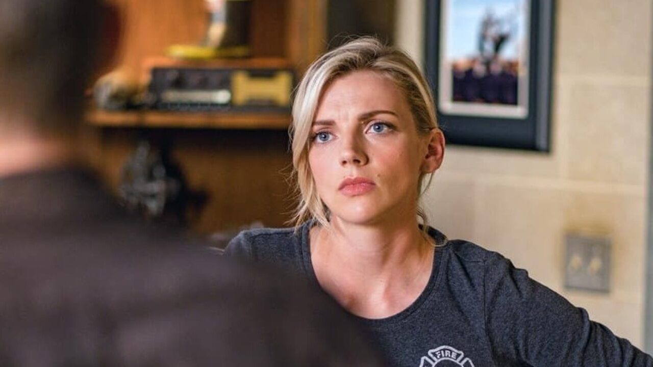 Chicago Fire: Kara Kilmer dirà addio alla serie nella stagione 12