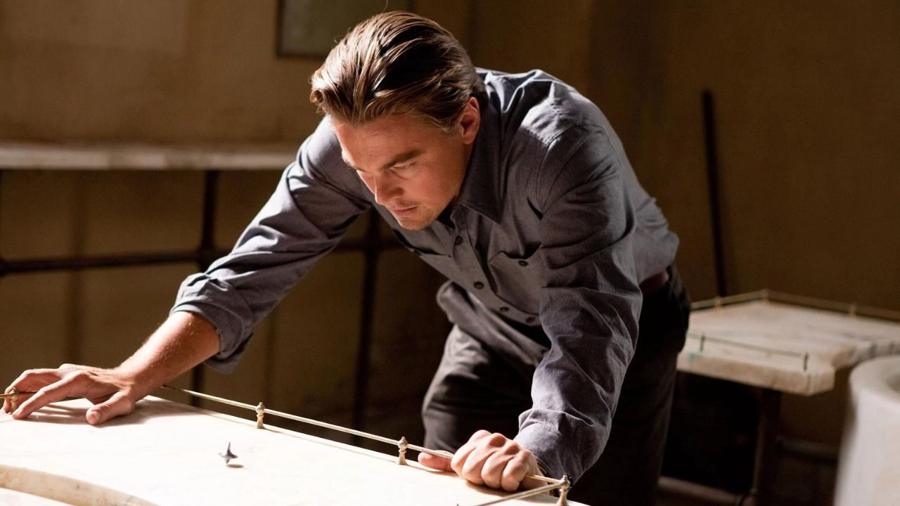 Christopher Nolan e quella “confessione” che ha dovuto fare a Leonardo DiCaprio sul set di Inception