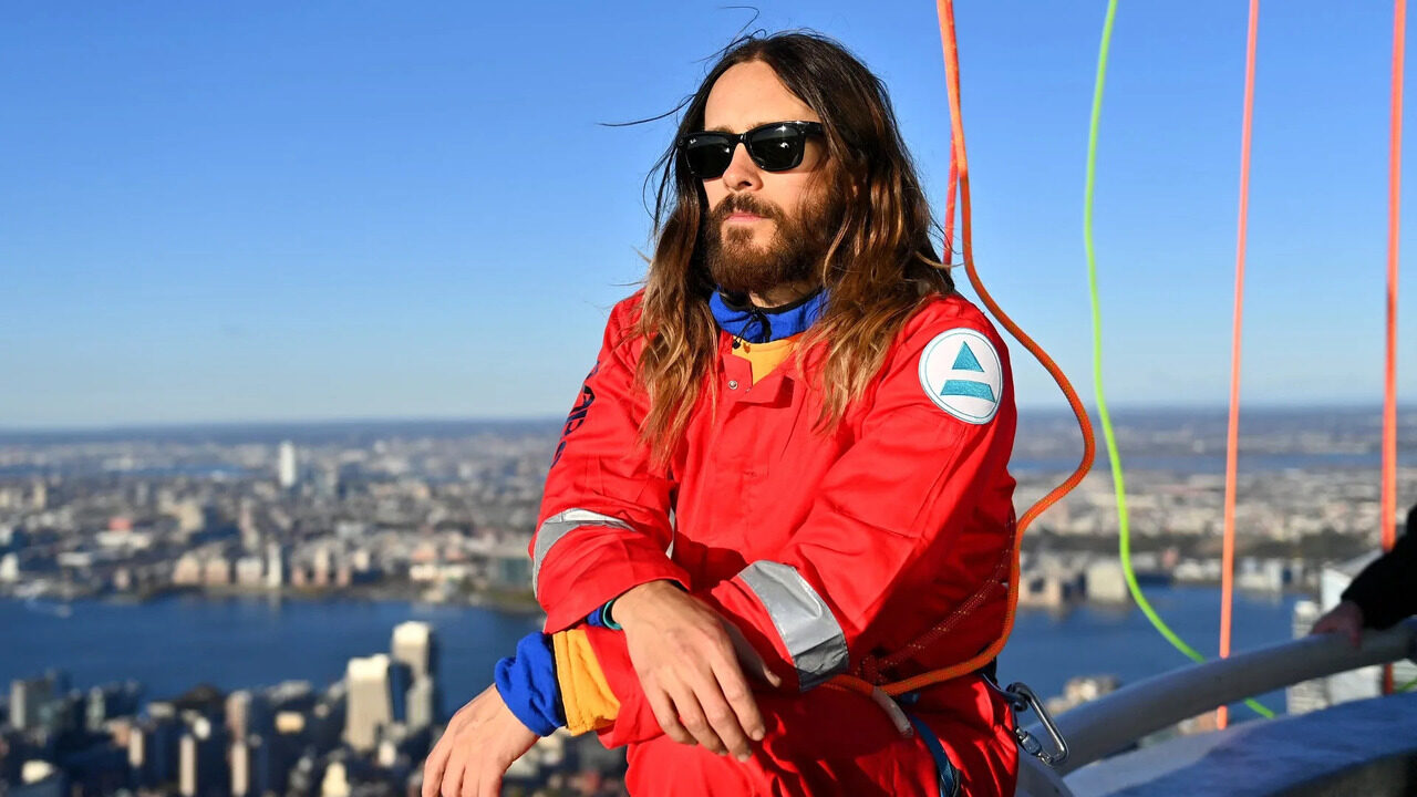 Thirty Seconds to Mars: Jared Leto e la spettacolare scalata dell’Empire State Building per svelare le date del tour! [FOTO e VIDEO]