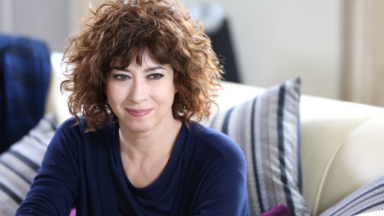 Veronica Pivetti, dalla solitudine all’amore inaspettato: “Con lui la vita è intensa”