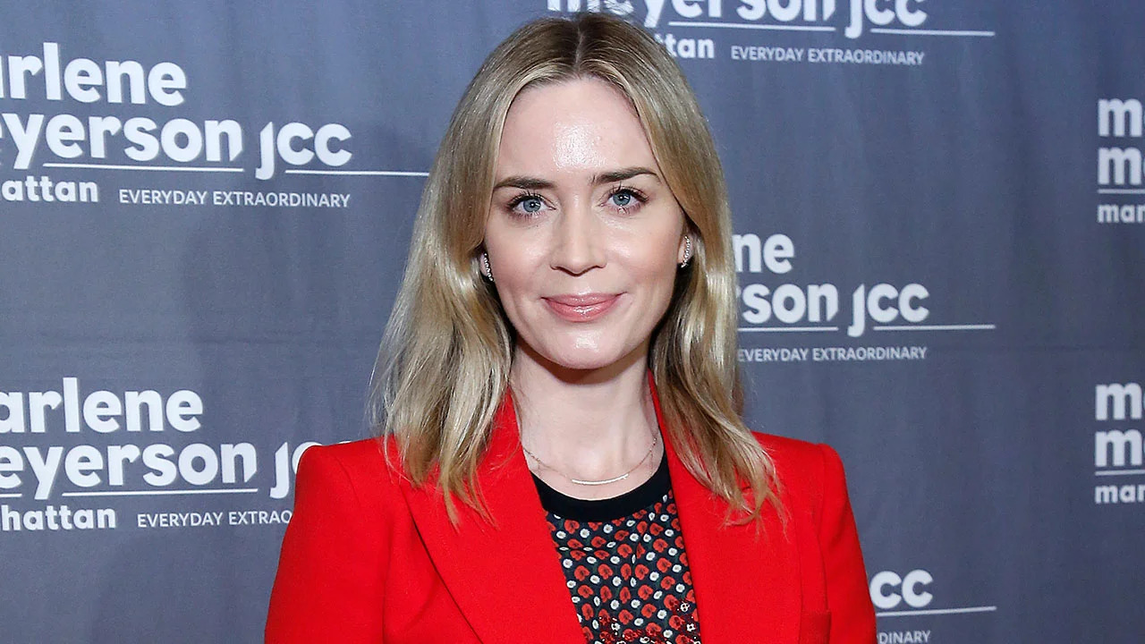 Emily Blunt scioccata: “Le fan di Pam di The Office mi urlano contro”