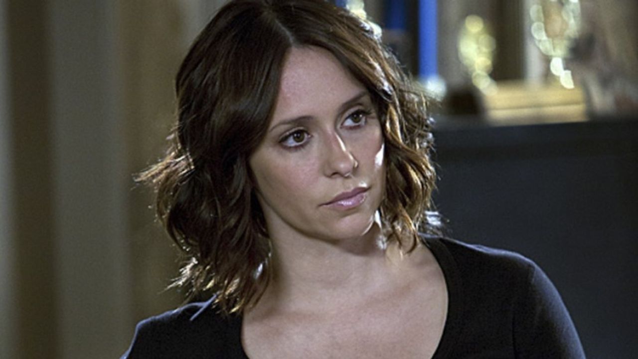 Jennifer Love Hewitt risponde a chi la trova irriconoscibile - Cinematographe.it