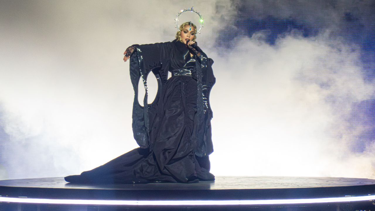 Madonna e l’ira dei fan per le due ore di ritardo al concerto di Milano: ecco il motivo