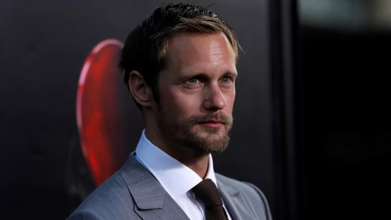 Murderbot: Alexander Skarsgård protagonista della nuova serie sci-fi di Apple TV+