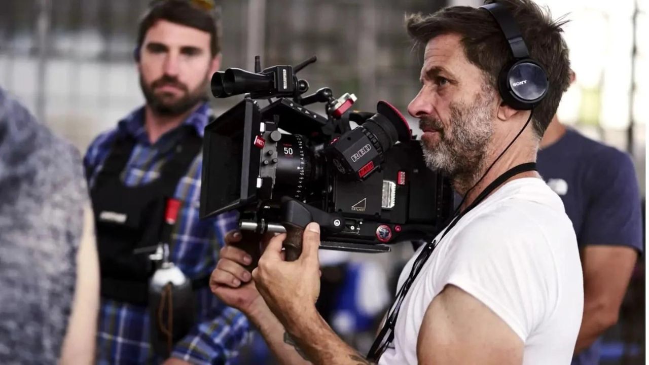 Zack Snyder ammette che i film Marvel e DC stanno stancando: “Sono a un vicolo cieco”