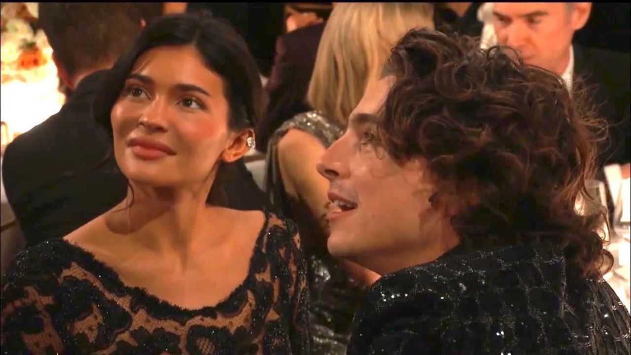 Golden Globes 2024, il bacio tra Timothée Chalamet e Kylie Jenner che ha fatto impazzire i fan [VIDEO]