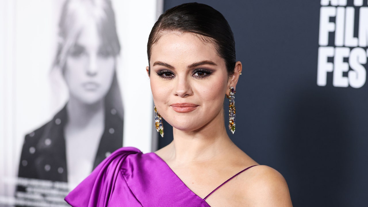 Selena Gomez si accetta così com’è, le riflessioni sui cambiamenti corporei