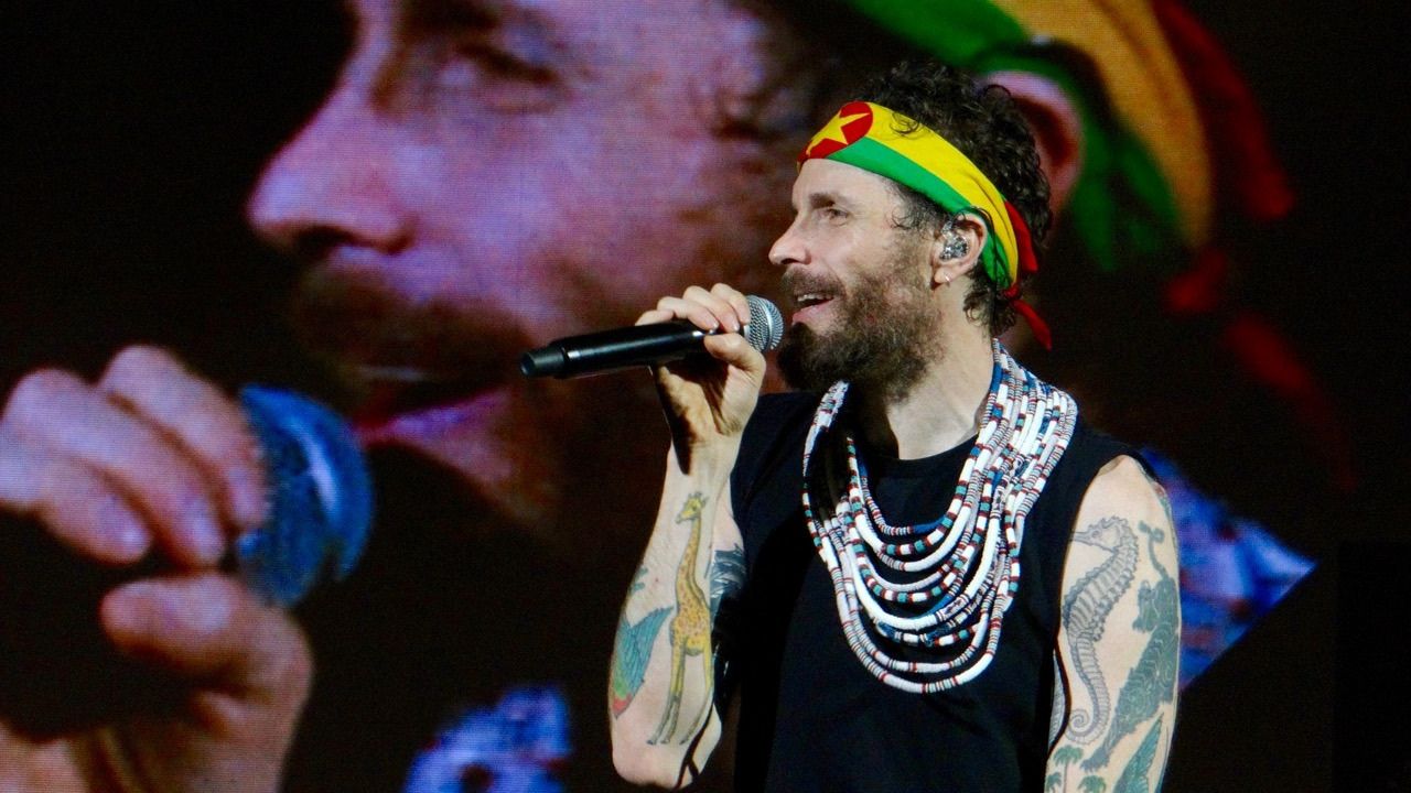 Jovanotti ancora sotto i ferri per tornare a camminare. La sorpresa di alcuni amici speciali gli fa ritrovare il sorriso! [FOTO]