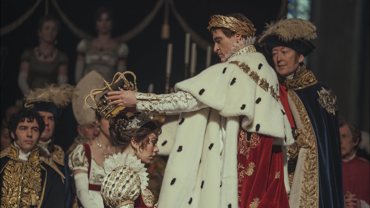 Napoleon: i costumisti spiegano come un celebre dipinto ha influenzato il film