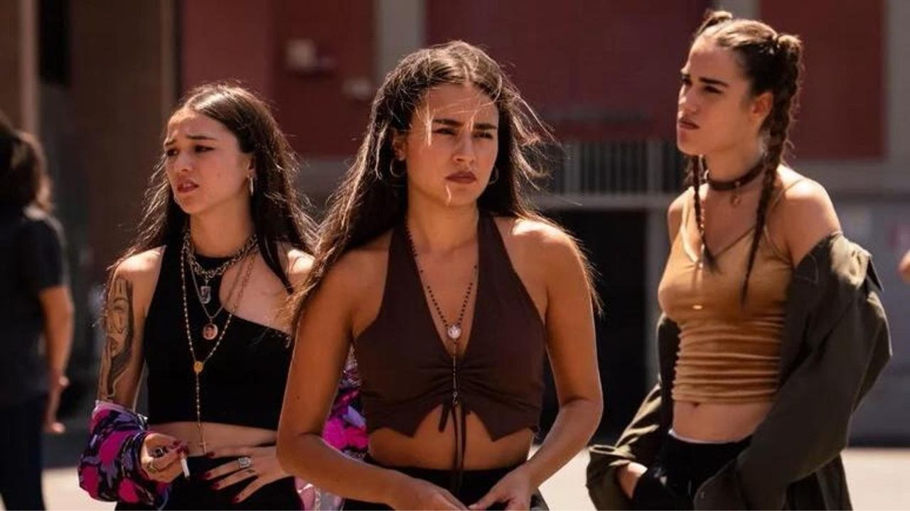 Clara racconta come Mare Fuori sia giunto nel momento più brutto e triste della sua vita - Cinematographe.it