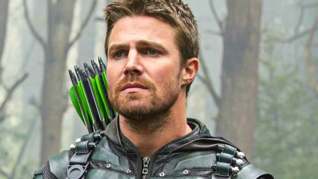 Stephen Amell parla del possibile ritorno nei panni di Green Arrow nel DCU di James Gunn