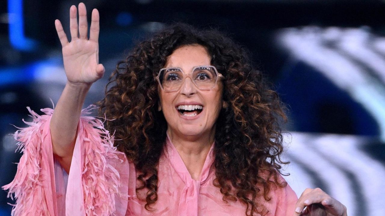 Teresa Mannino e il graffiante monologo a Sanremo 2024: “mi piace il potere di farvi ridere”
