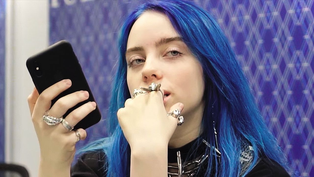 Billie Eilish ha mollato il suo fidanzato dopo aver visto Christian Bale in sogno - Cinematographe.it