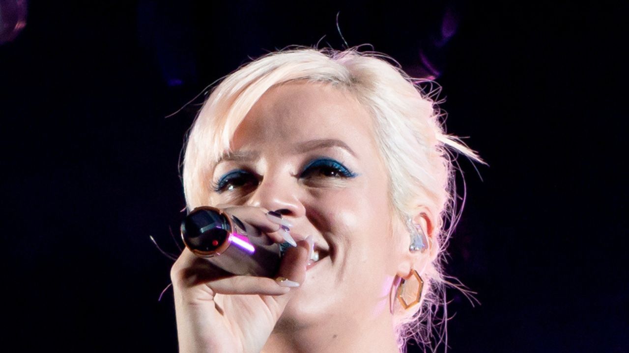 Lily Allen imputa alle figlie di averle rovinato la carriera - Cinematographe.it