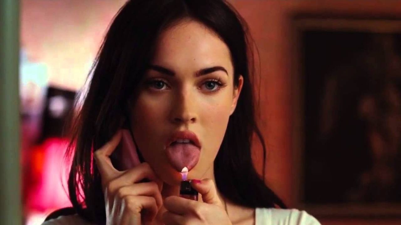 Megan Fox e l’inquietante dettaglio del suo anello di fidanzamento: toglierlo provoca dolore