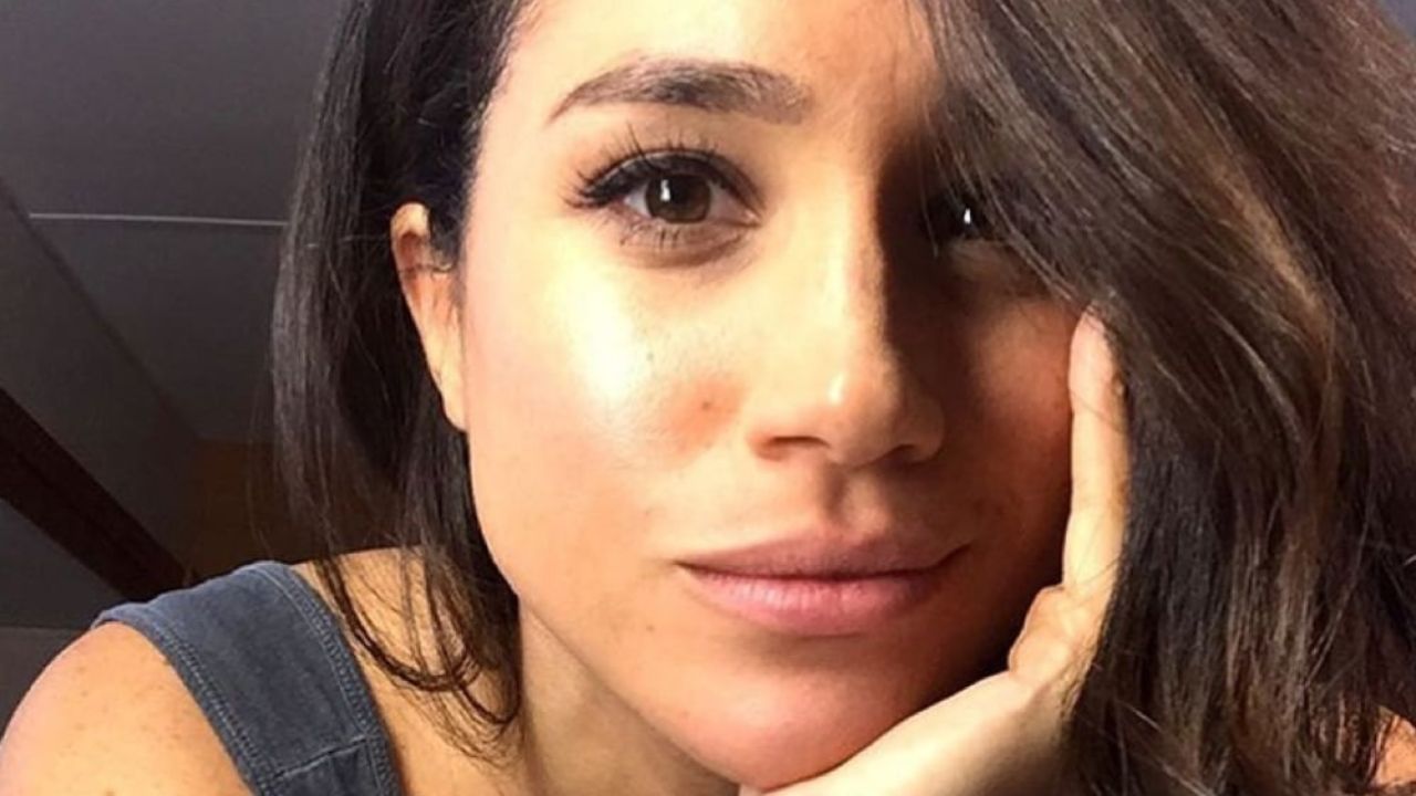 Meghan Markle sfoggia abito floreale da 5.000 euro per l'arrivo - Cinematographe.it dellaprimavera