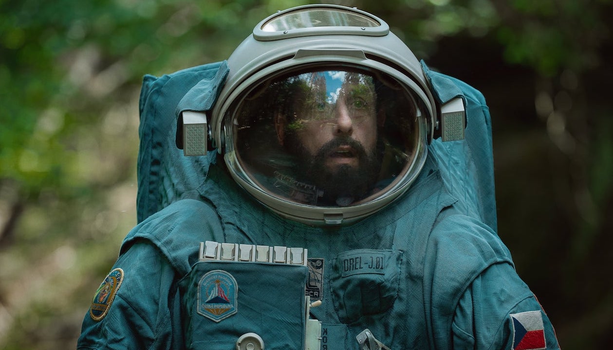 Spaceman: guida al cast e ai personaggi del film Netflix con Adam Sandler e Carey Mulligan