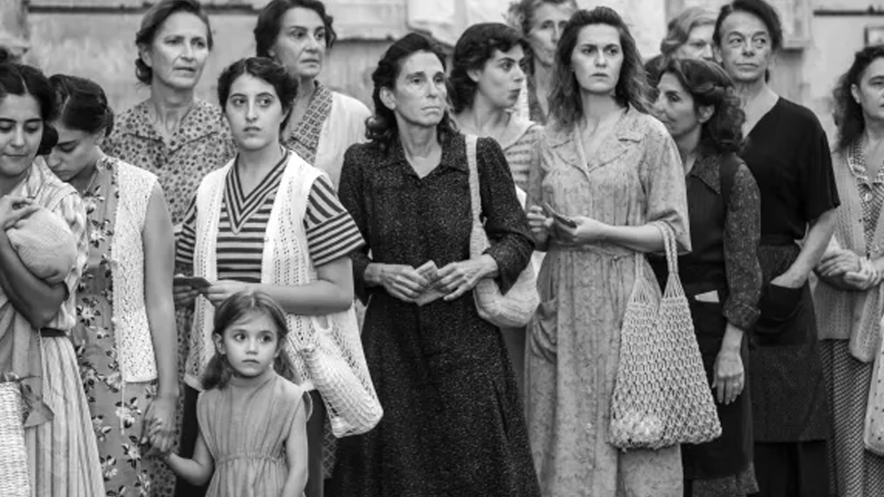 Emergenza nel cinema italiano: l’incertezza sui finanziamenti minaccia la produzione