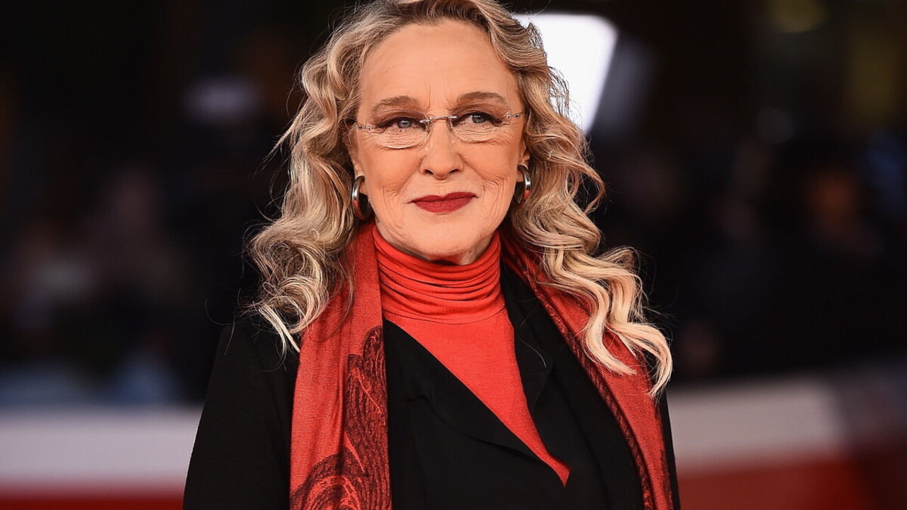 Eleonora Giorgi aggiorna i fan dopo l’asportazione del tumore: “Ancora poco e sarò guarita”