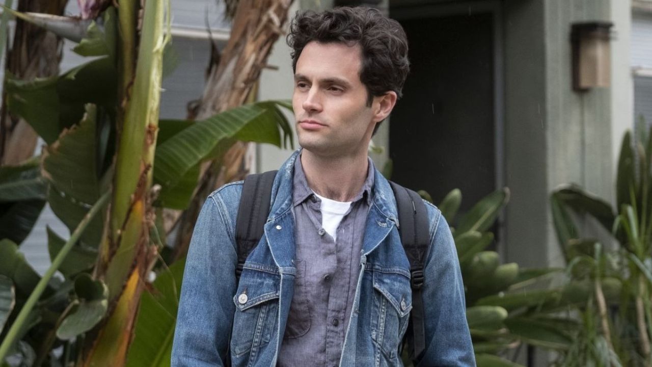 Penn Badgley bacia la co-protagonista di You 5 scatenando l'indignazione dei fan - Cinematographe.it