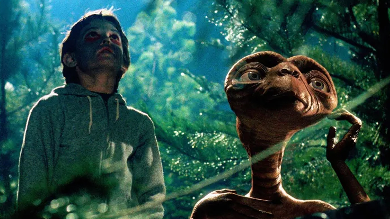 Steven Spielberg a lavoro su un nuovo film sugli UFO con lo scrittore di Jurassic Park