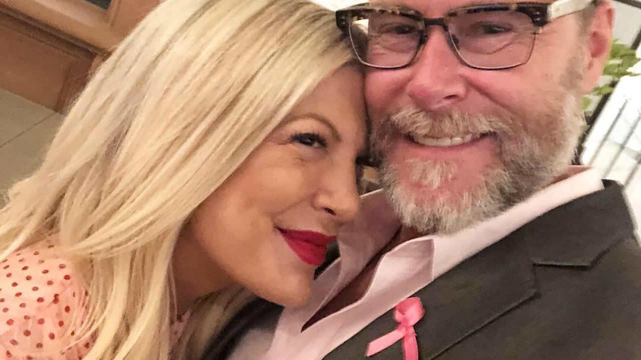 Tori Spelling confessa i problemi di alcool dell'ex marito Dean McDermott - Cinematographe.it