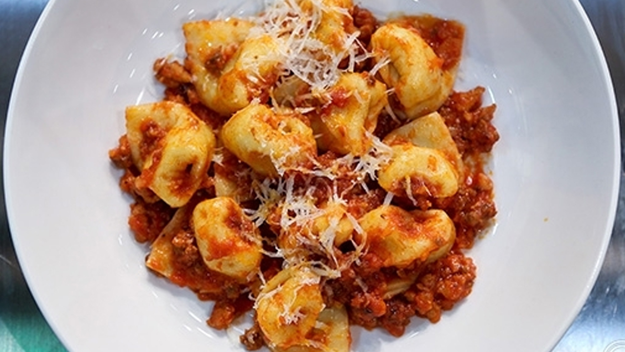 cappelletti al ragù cucina romagnola - cinematographe.it 