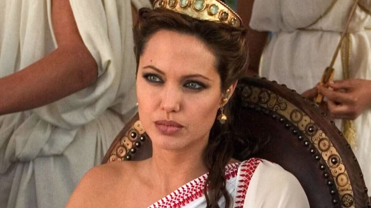 La Cleopatra di Angelina Jolie era un mix di epicità, rigore storico e triangoli amorosi (che non vedremo mai)
