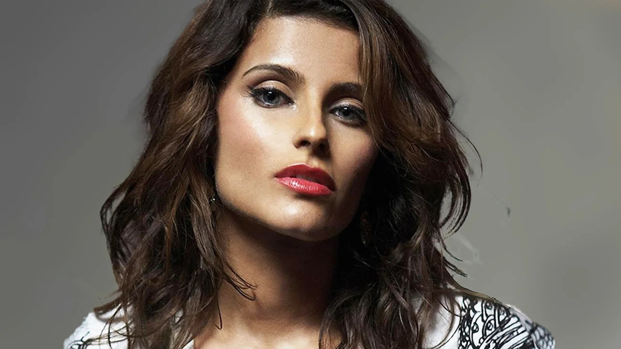 Nelly Furtado e il brutto incidente al Coachella: la cantante e attrice cade rovinosamente di faccia e si ferisce [VIDEO]